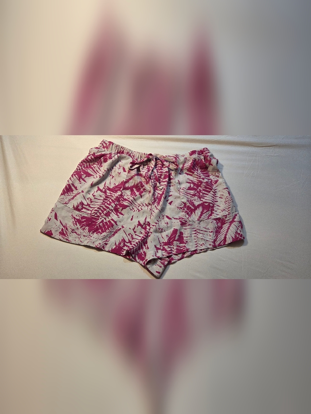 west loop White and Pink Palm-Print Shorts EUC L / XL
